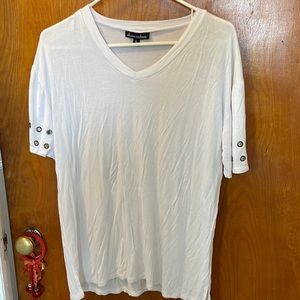 Alison Andrews T-shirt with grommet sleeves white size large